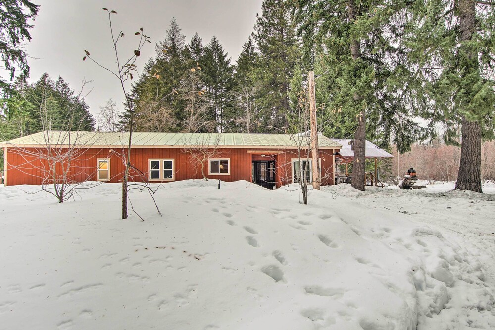 Secluded Riverfront Cabin Rental in Easton!