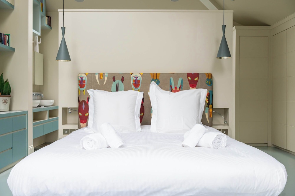 Fantastic 4 Bed House in Iconic Camden