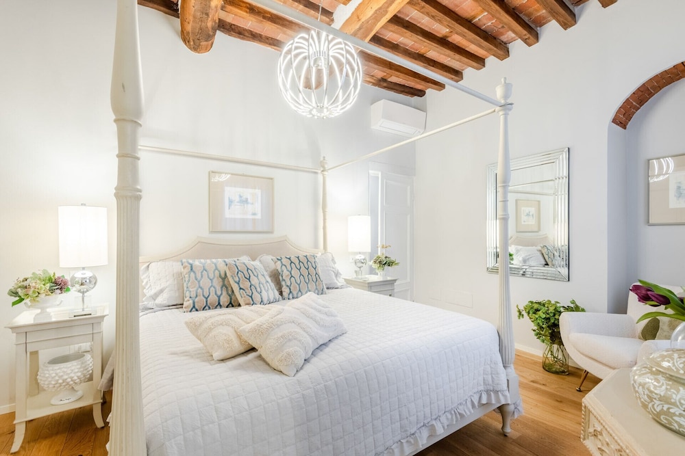 Casa Meg in Lucca With 3 Bedrooms and 2 Bathrooms
