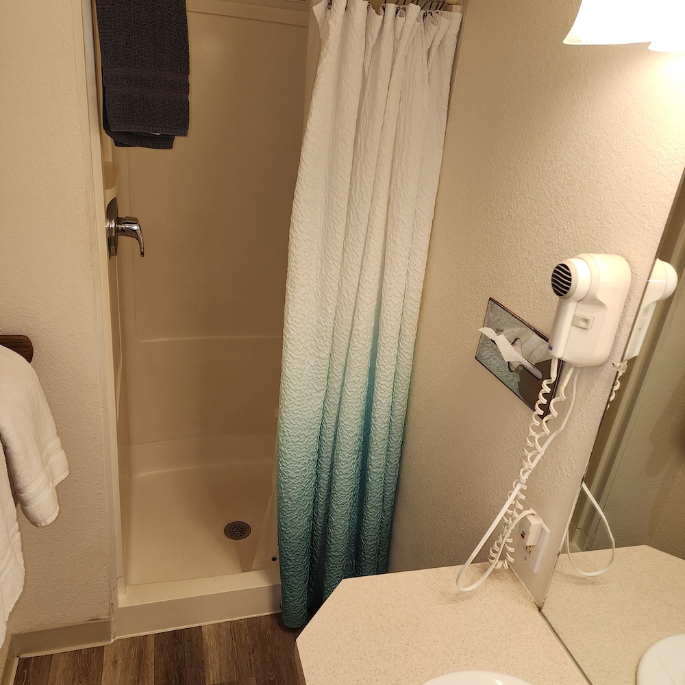 Canyon Motel - Property Image 2
