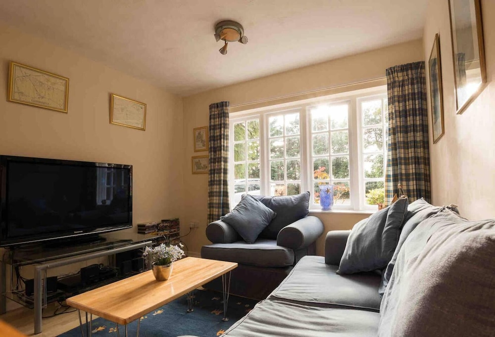 Cottage in Area of Outstanding Natural Beauty view 4