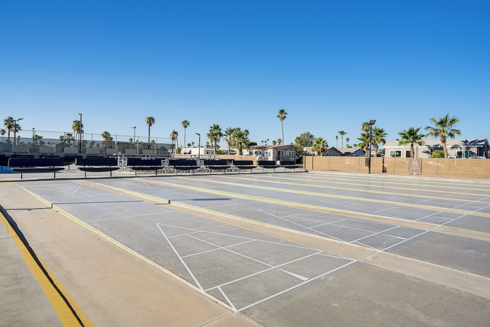 Pool, Hot Tub & Tennis Courts: Yuma Home Near Dtwn