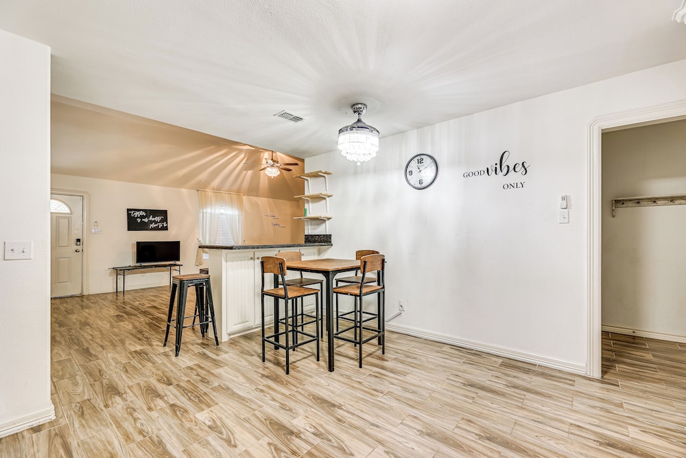 Convenient, Spacious & Peaceful: Home in Edinburg!