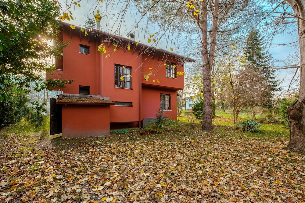 Dreamy Duplex Villa With Huge Garden in Kocaeli view 5