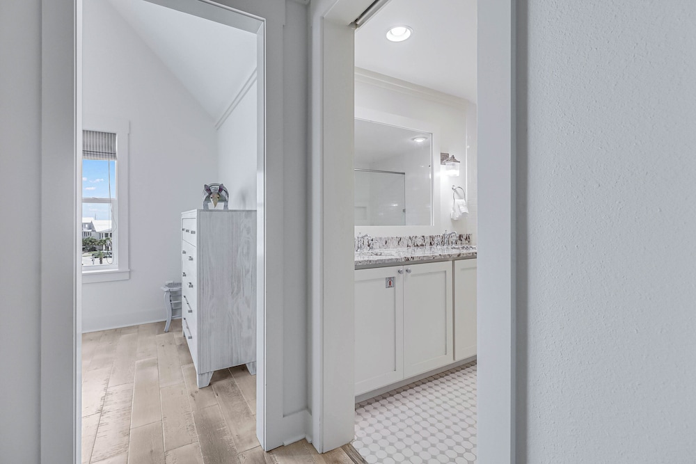 Beach Bungalow TC 2305