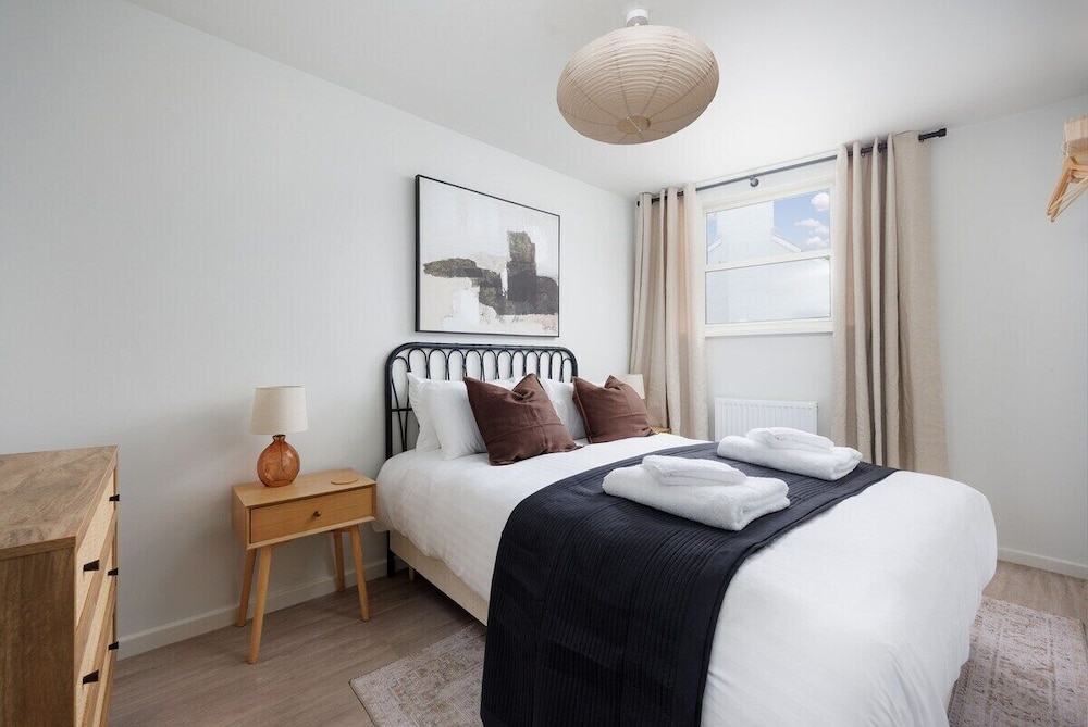 Luxury First Floor 2 bed Apartment