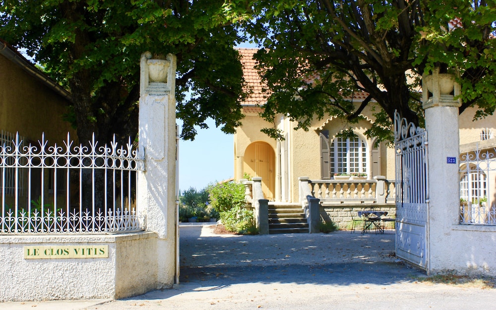 Photo 19