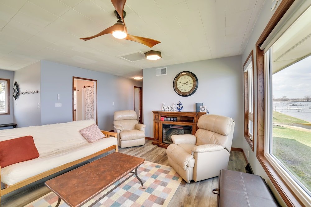 BBQ Ready: Lakefront Retreat in Watertown