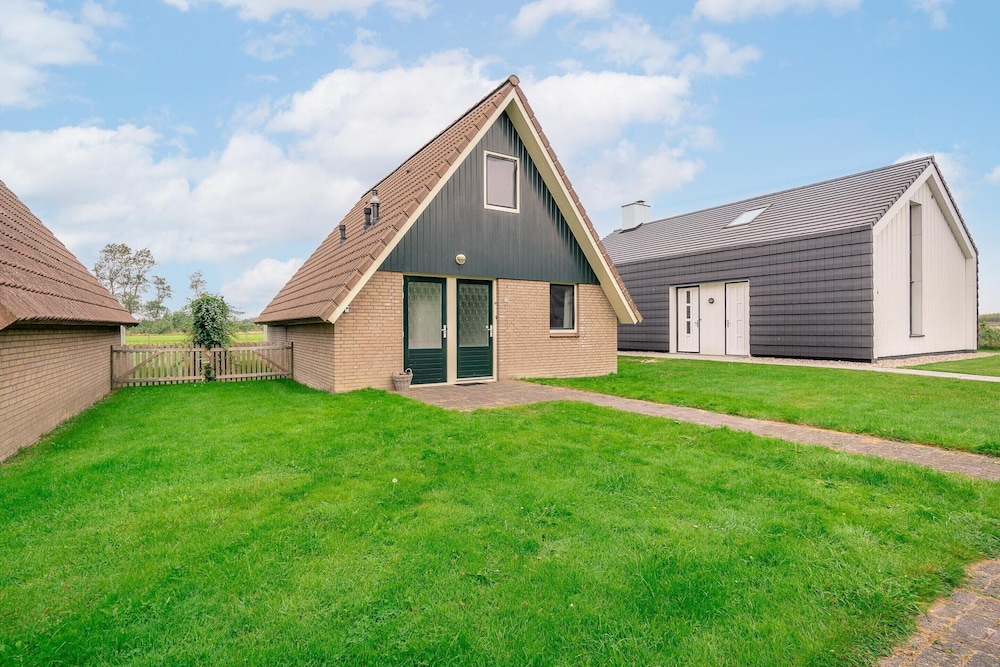 Tastefully and Modernly Furnished Holiday Home for 6 Persons