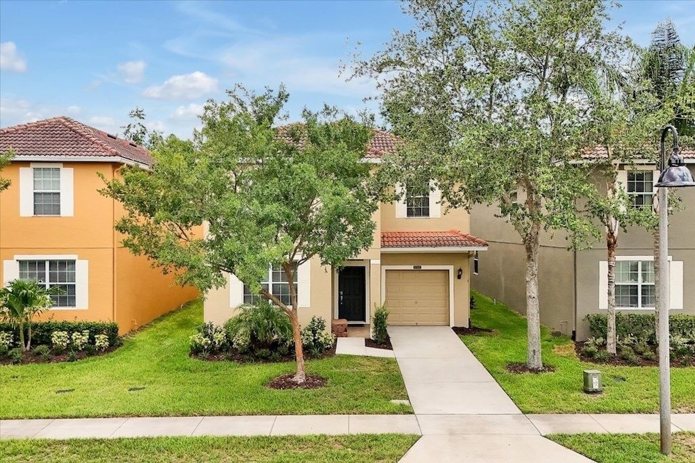 Spacious Vacation Home, No Rear Neighbors! Close To Clubhouse,bbq, Resort Community 6 Bedroom Home