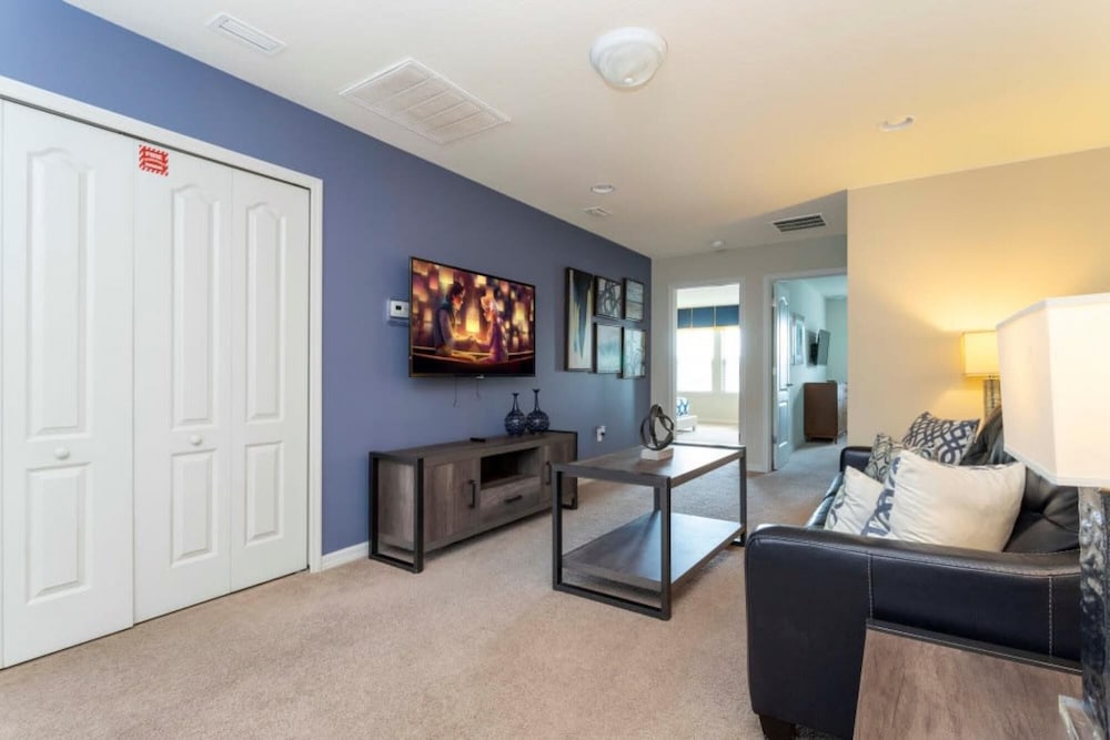 Amazing 5BR Private Pool Lakeview Near Disney