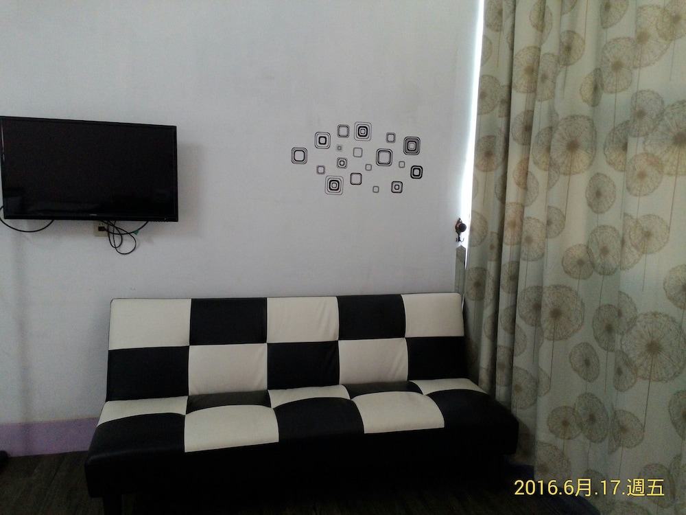 Caitlyn Hostel II