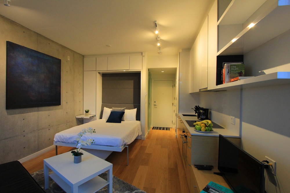 The Janion by Victoria Royal Vacations - Image 2