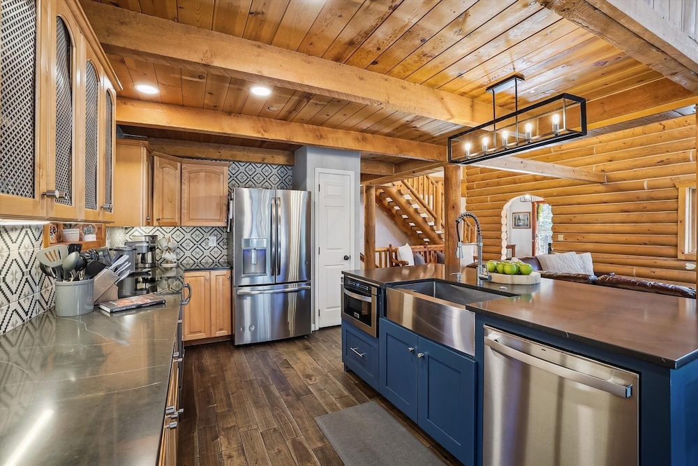 American Way Chalet 5 Bedroom Home