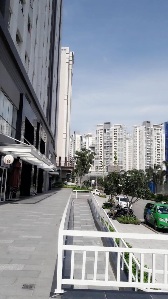 Horse Square Apartment