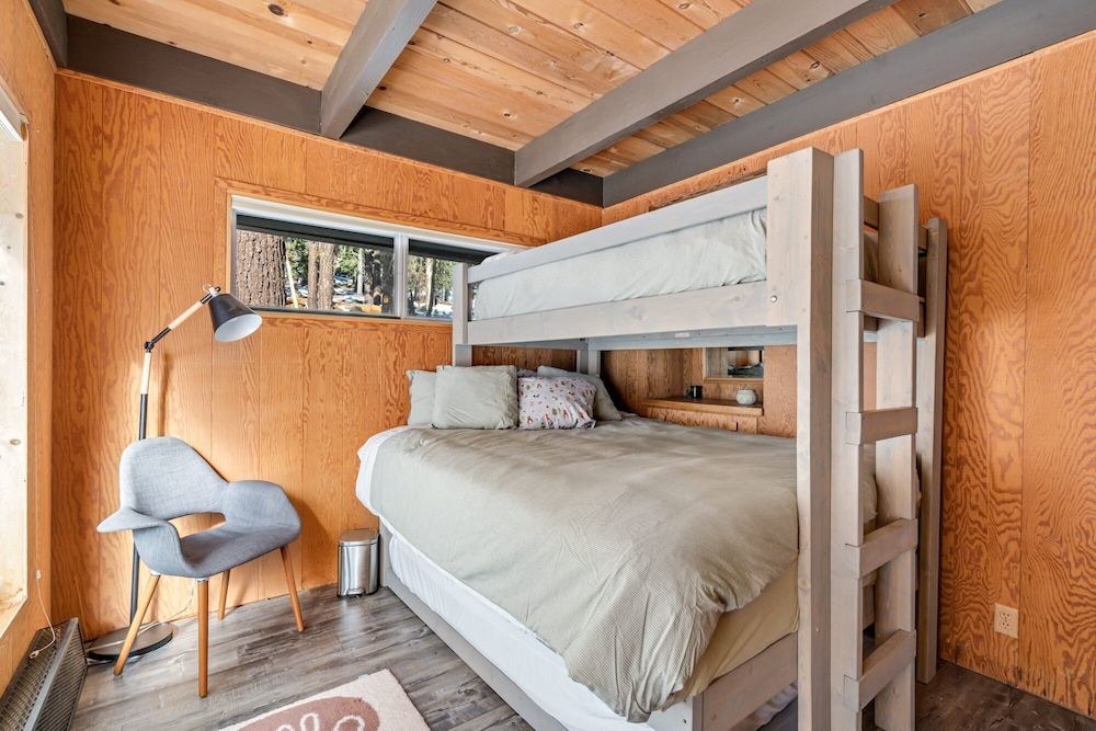 Awesome House Above The Lake/pets Welcome 2 Bedroom Home by Bear Valley Vacation Rentals