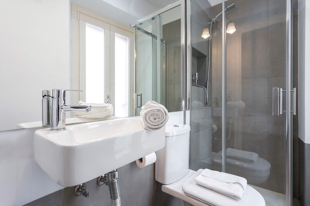 Beatiful Quiet 2Bd Apartment 5 min From the Cathedral Padre Marchena IV