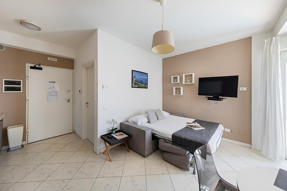 Residenza Miralago With Pool - Studio Apartment With Lake View photo 5