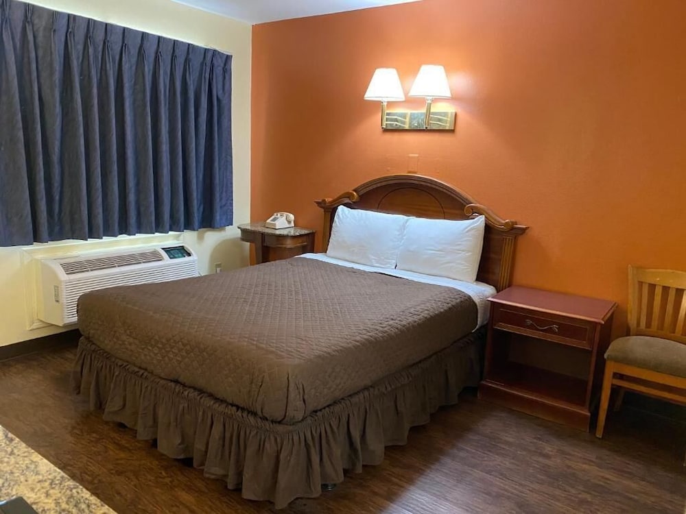 Hammond Vacations - Stay Express Inn Hammond - Property Image 11