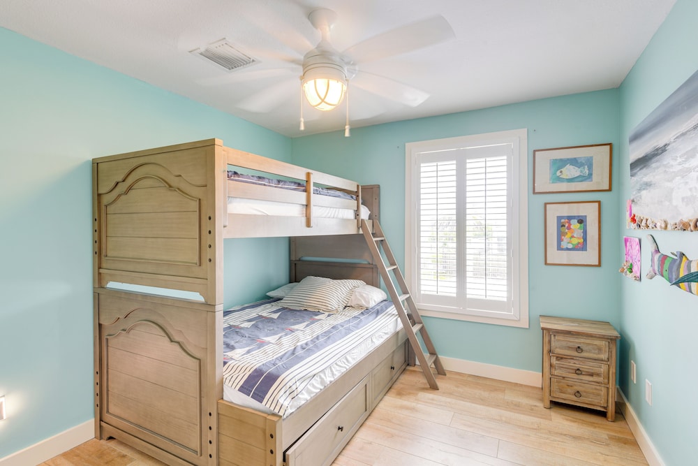Dock + Balcony: Serene Big Coppitt Key Escape