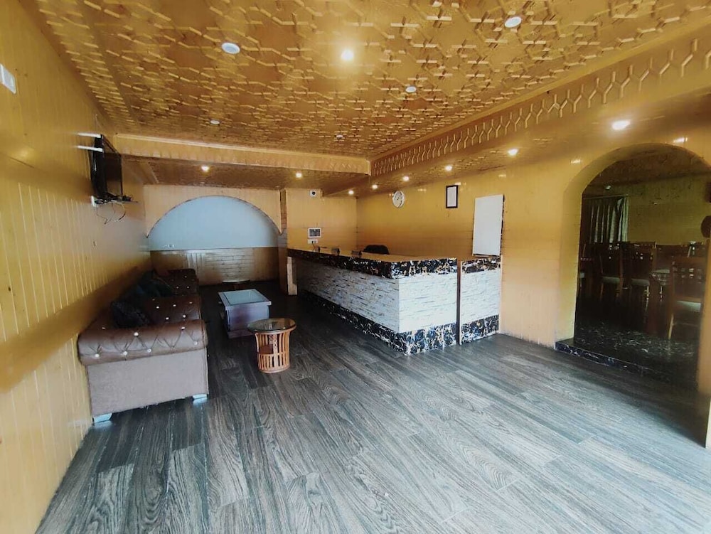 Lobby & Reception
