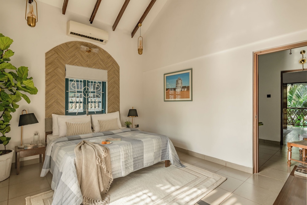 Sanctuary by RÊVE Escapes - Premium 3 BHK Villa Near Morjim Beach