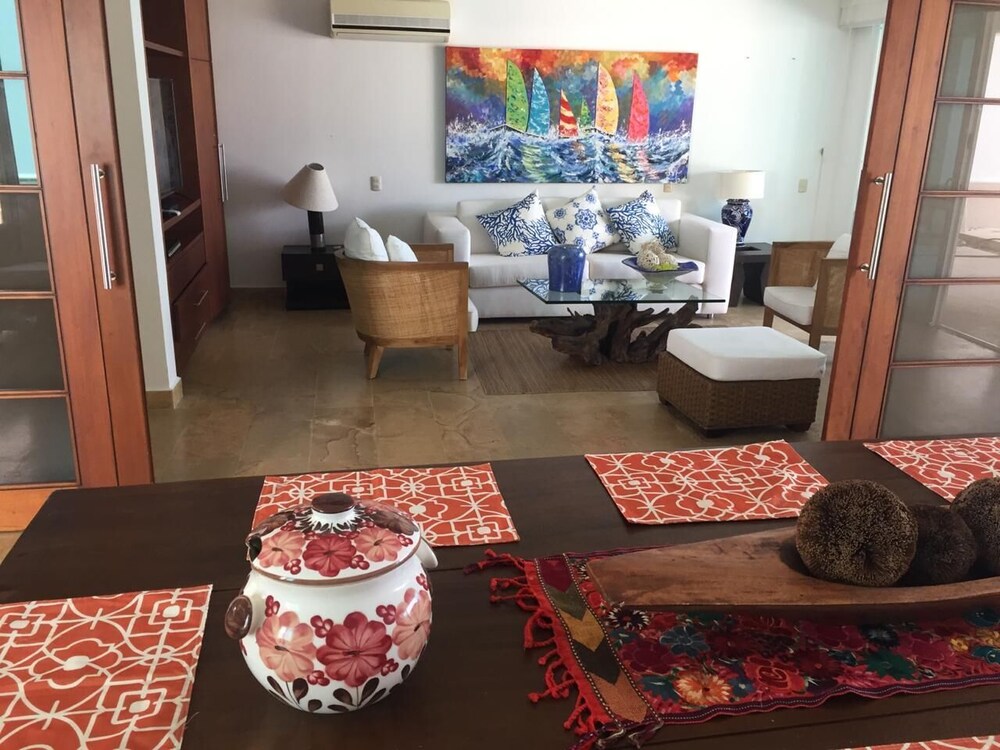 CASA DEL MAR