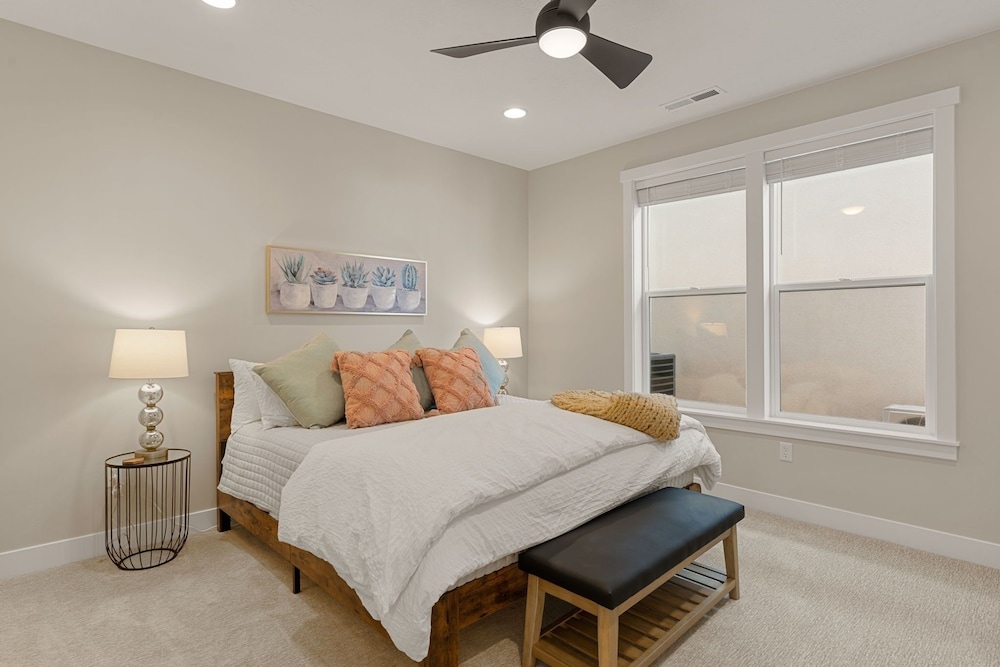 Southwest Getaway 6 Bedroom Home
