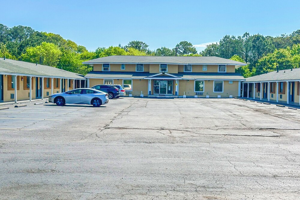 OYO Hotel Jonesboro Near Atlanta Airport
