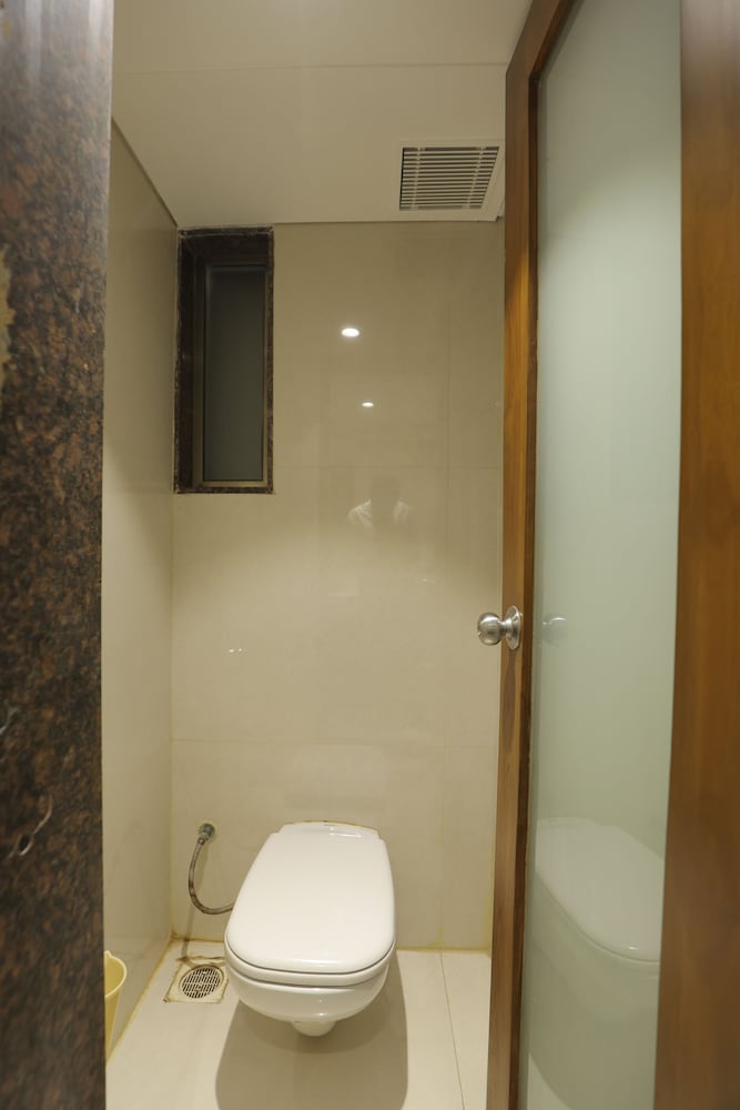 Hotel Shreeji Vatika-Airport Road