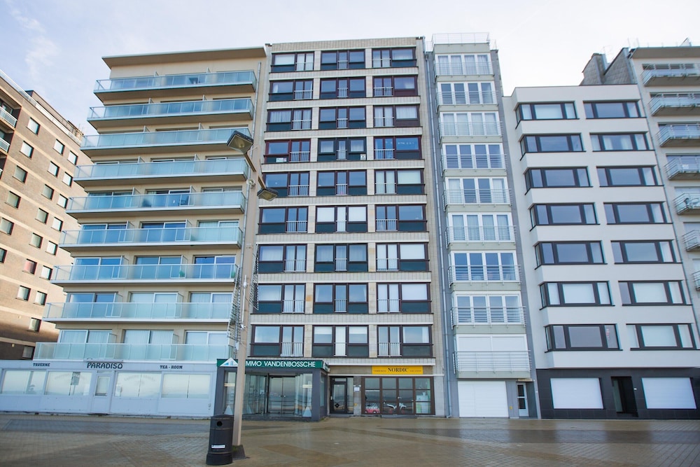 Huize Noordzee Located Directly on the Beach