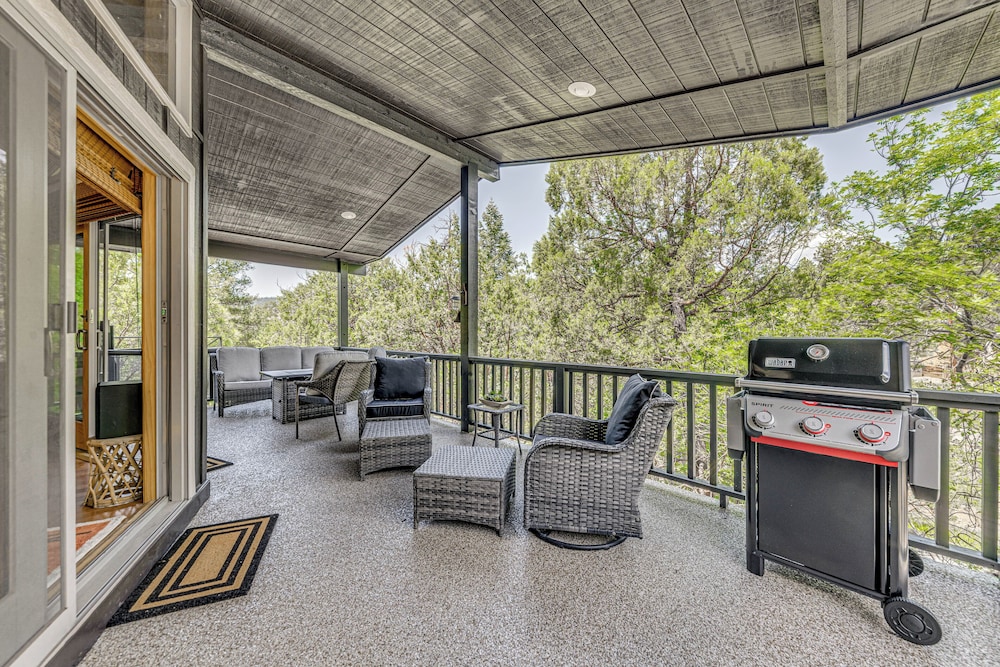 18 Mi to Ski Apache - Ruidoso Home Fit for Family!