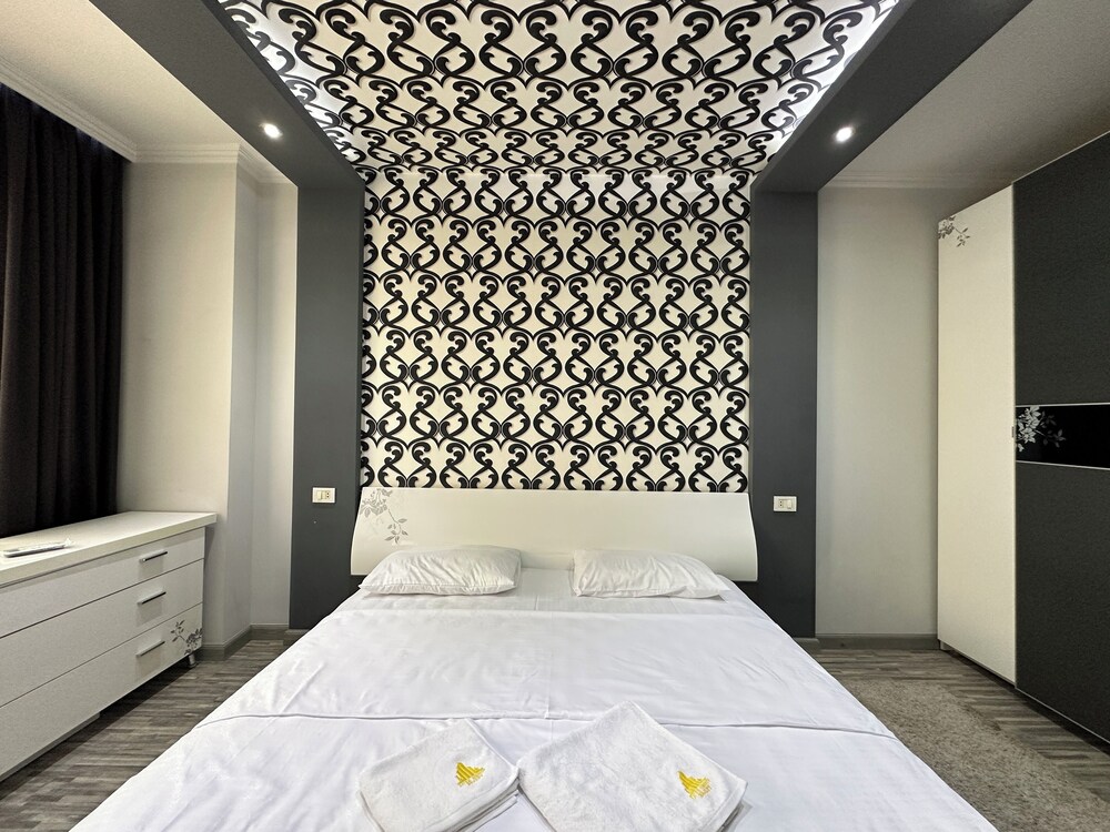 Apartment by Luxe Group MA777