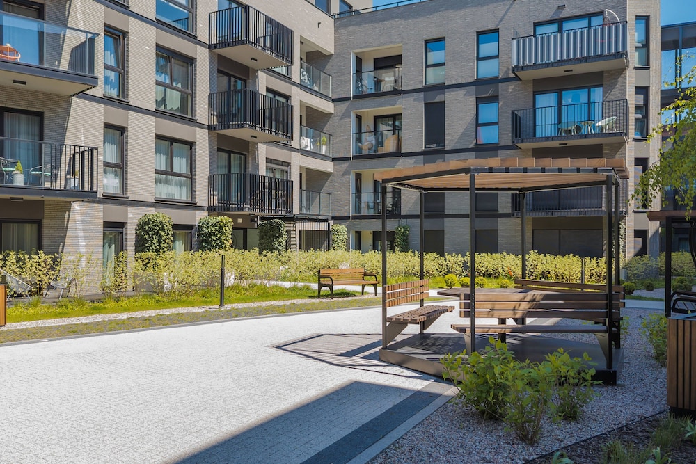 Lux Nadmotlawie Apartments by Renters view 3