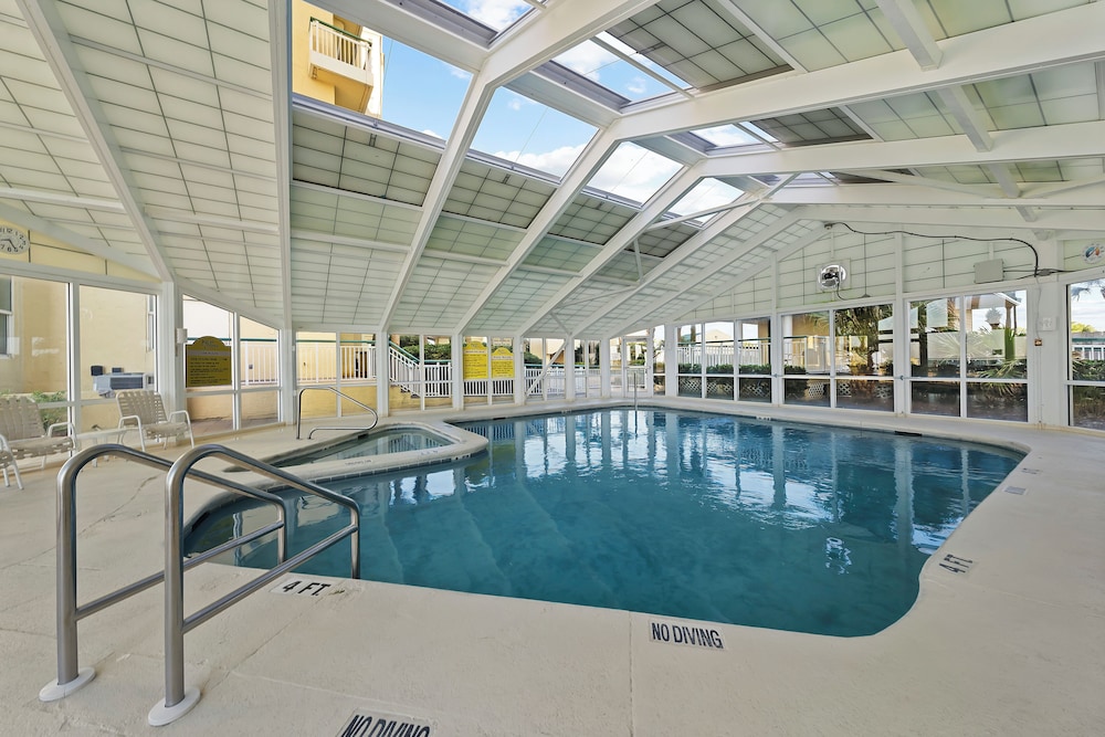 Beach Colony W7C - Covered Parking Included