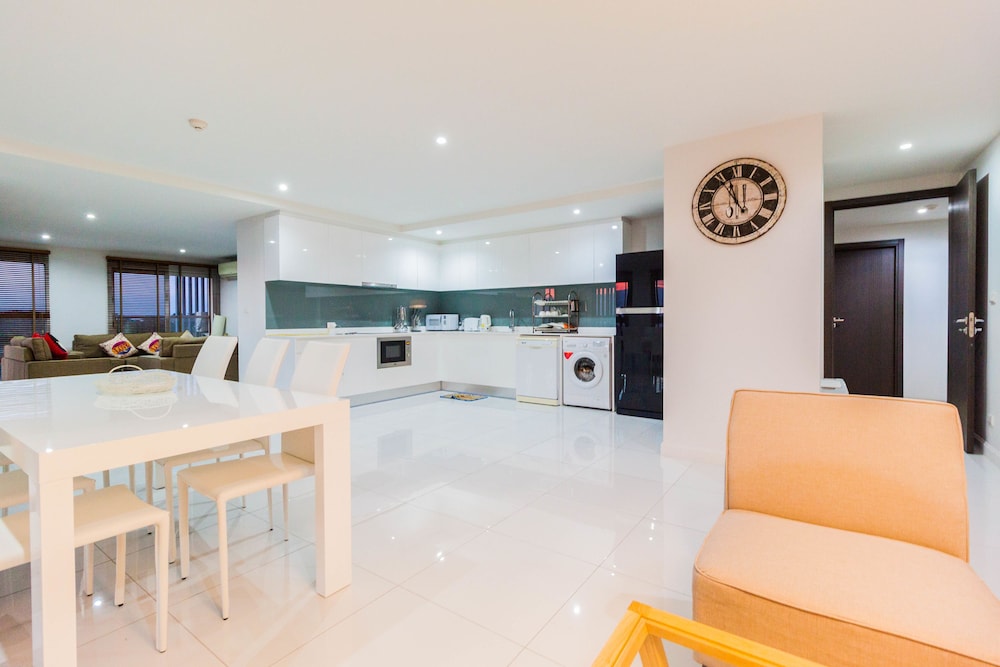 The Place Pratumnak by PSR ASIA