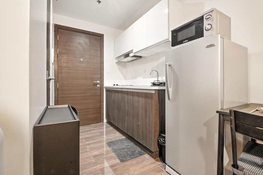 Room-makati 1BR With Skyline View at Air