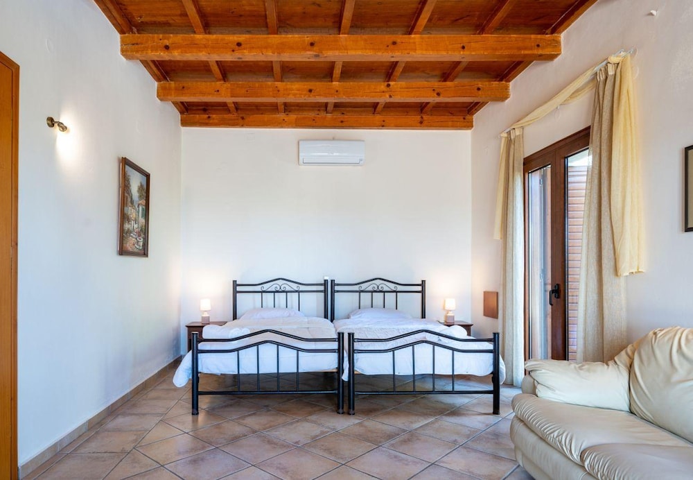 Teacher Cottage in Agia Triada