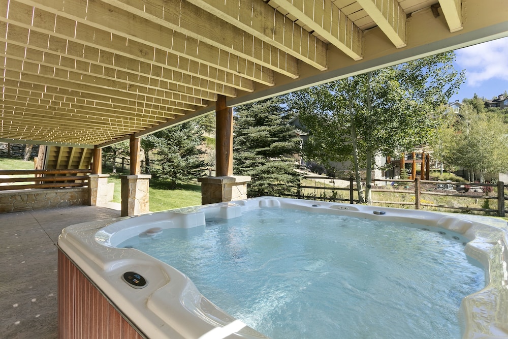 Solamere Drive Home at Deer Valley Resort - 6 Bedroom Home with Hot Tub #3220 6 Home