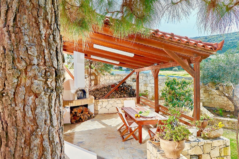 Villa Karteros with private pool view 4