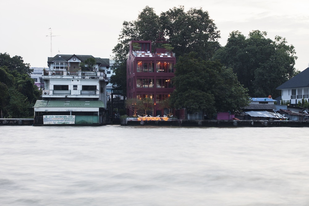 Amdaeng Bangkok Riverside Hotel 60