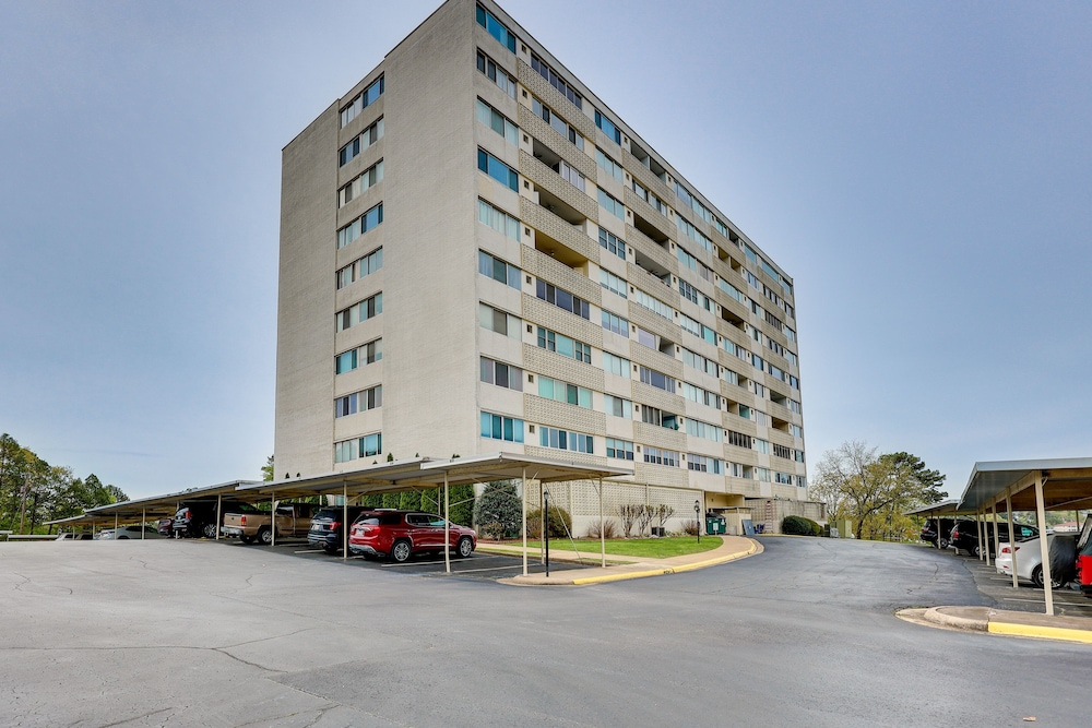 Rorys Roost Hot Springs Condo on Lake Hamilton!