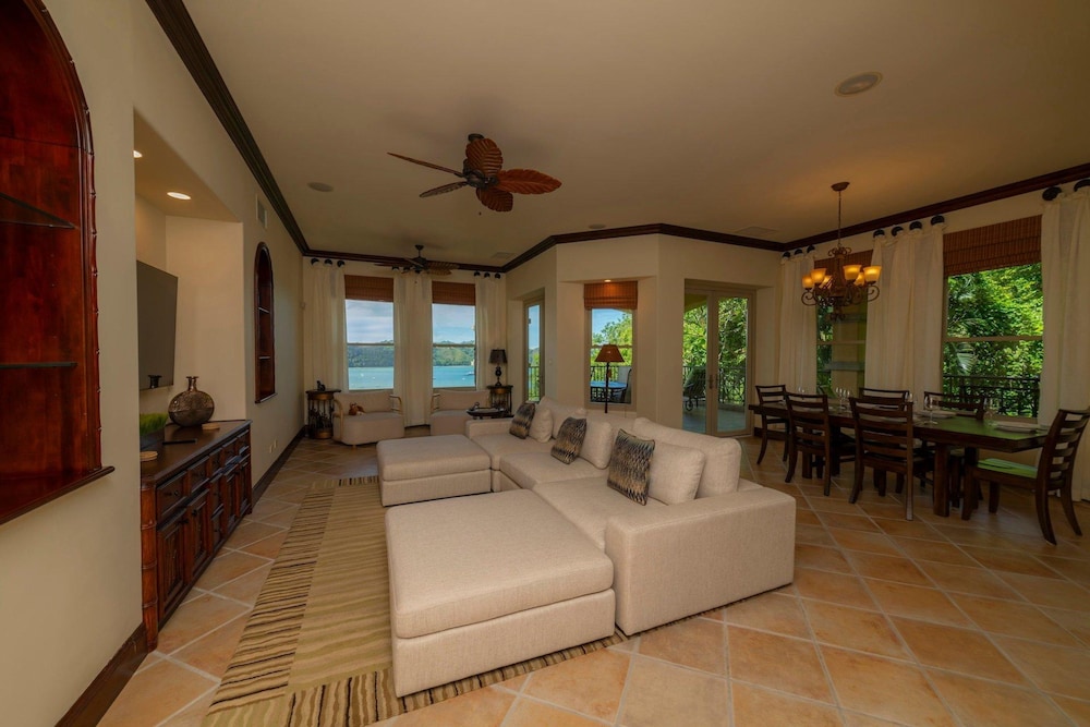 Marbella 6C 3 bed 3 1 2 Bath Ocean View