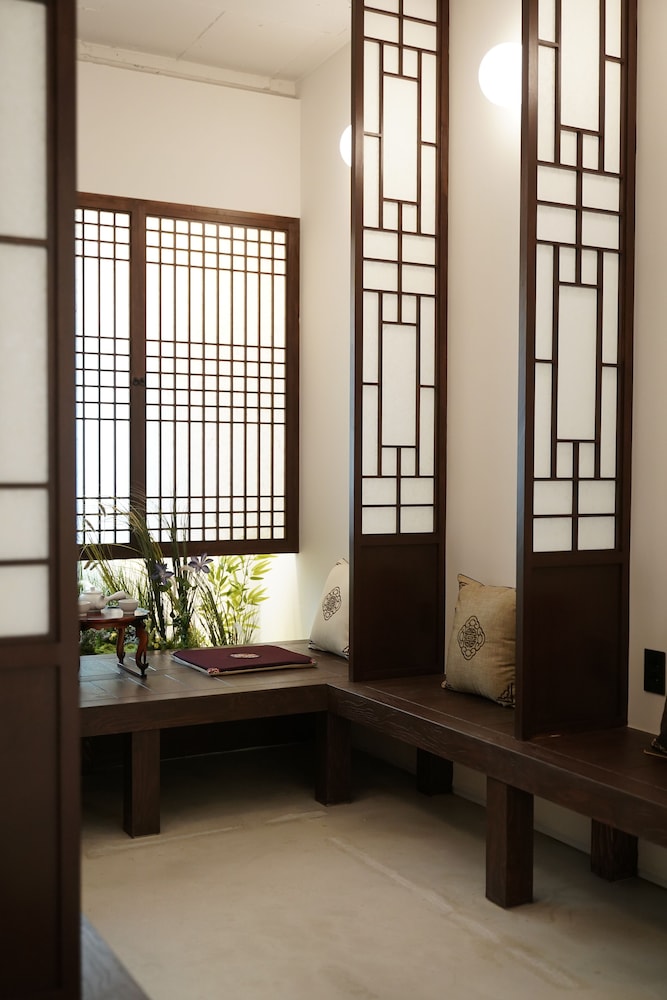 D.A.L Premium Capsule Hotel