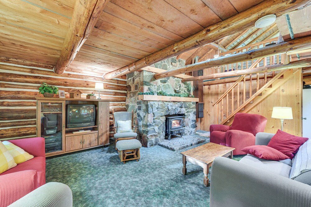 Authentic Log Cabin w/ Private Pond in Glidden