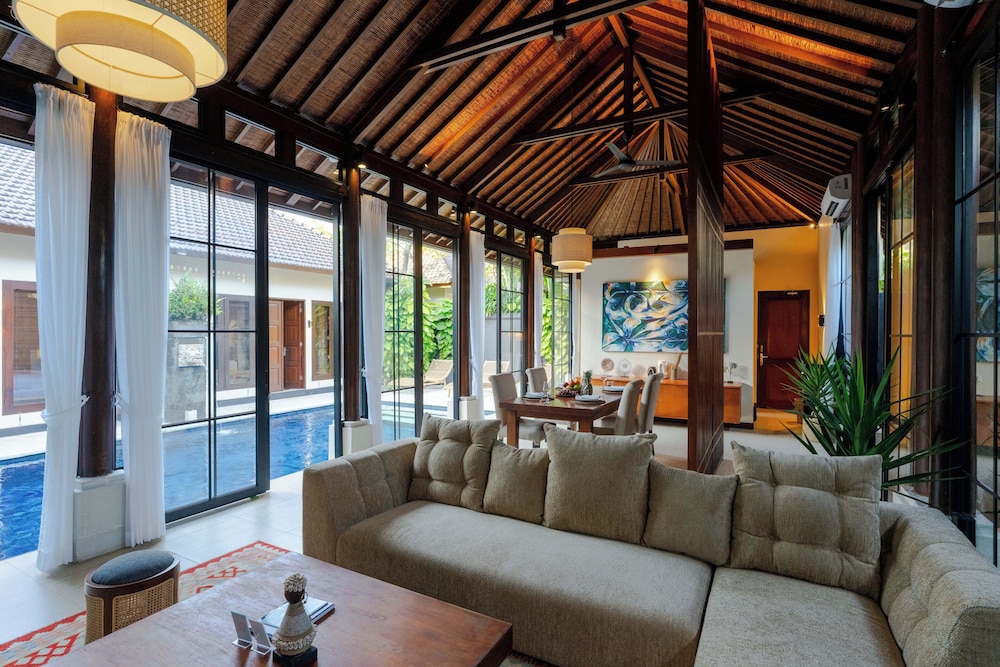 Villa Boholuma by Pertama Management