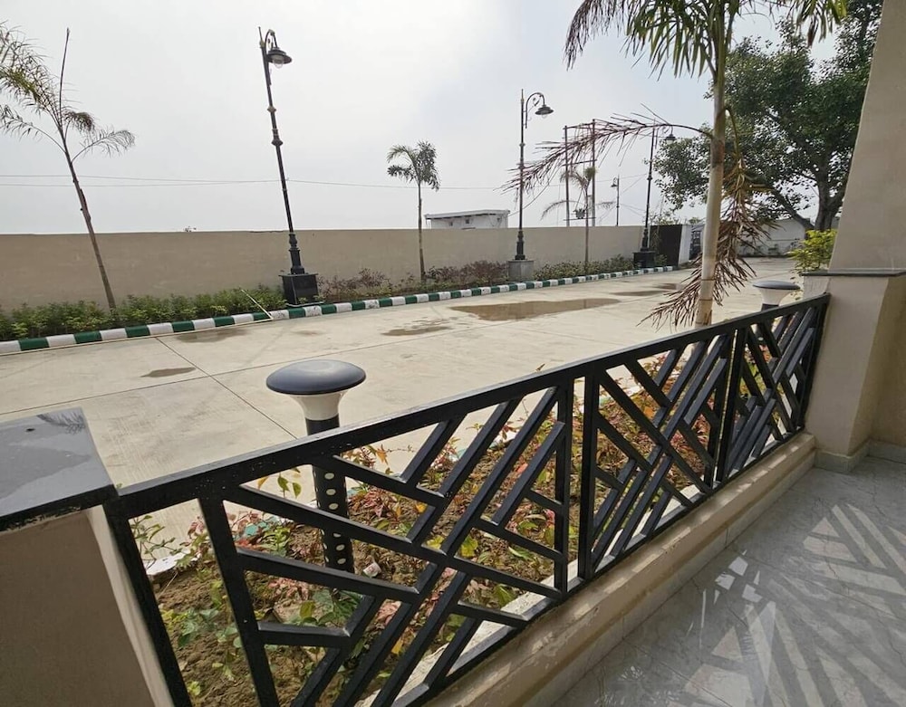 Hotel Mandakini Shri Sadhna