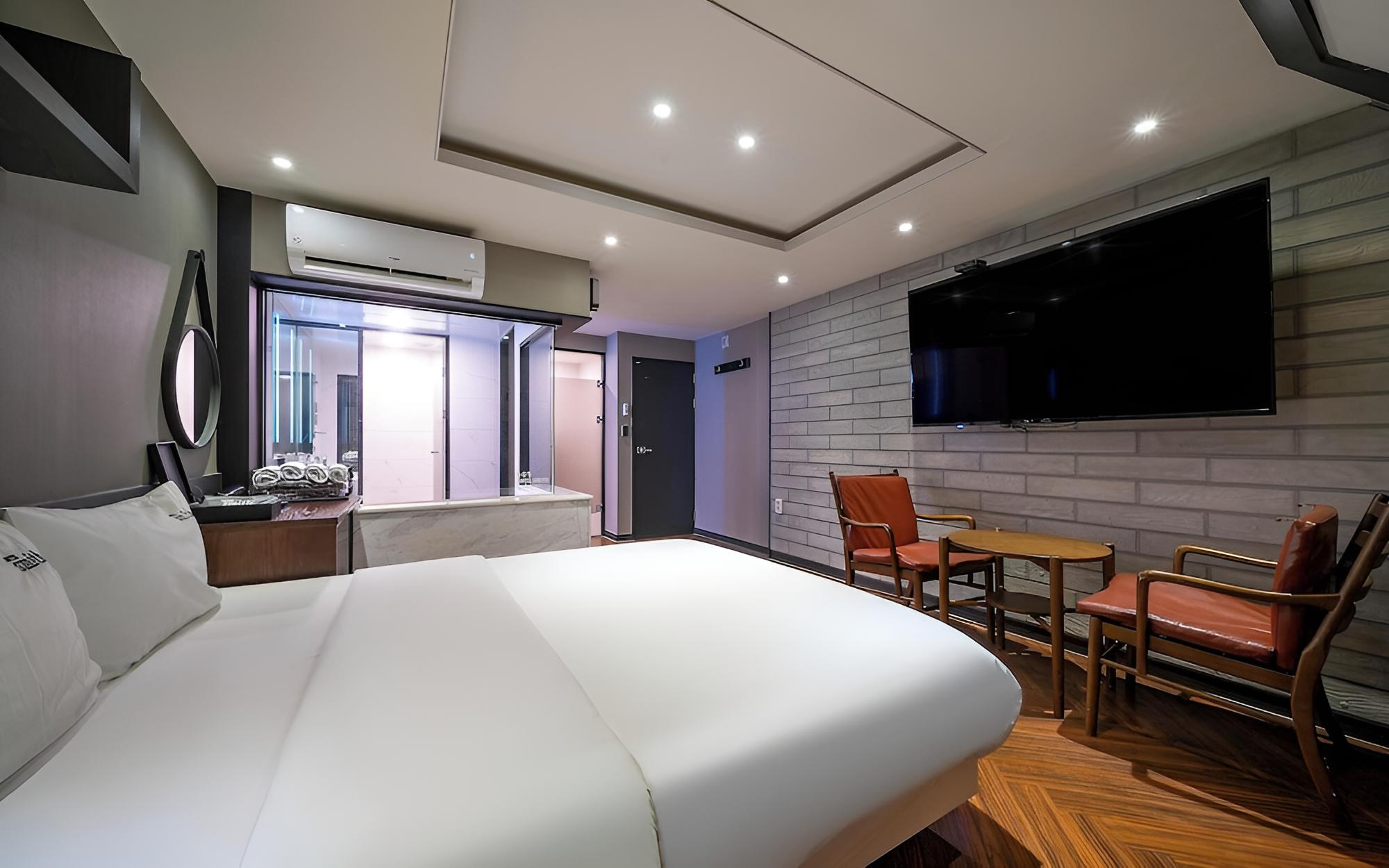 Busan Daeyeondong Hotel Smith