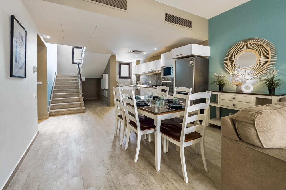 Xuru Stays I Sundown Symphony 4mbdr Villa @ Joubal El Gouna