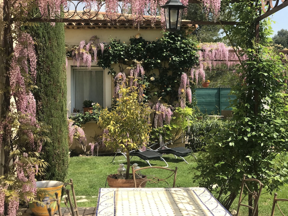 Villa Kilauea B&B